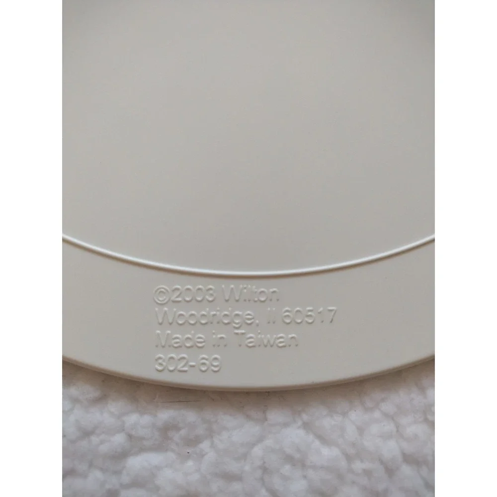 2003 WILTON Decorator Perferred 10.5
